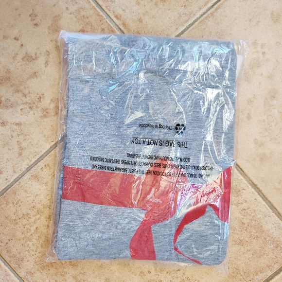 👀50% OFF🎄NWT‼️ Maternity a:glow brand Ruched-Side Sweatshirt - Picture 6 of 7